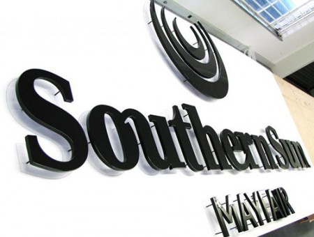 individual-letters-hotel-sign