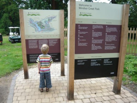park-sign-panel-and-post