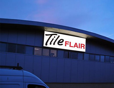 store-ilumintaed-sign-lightbox